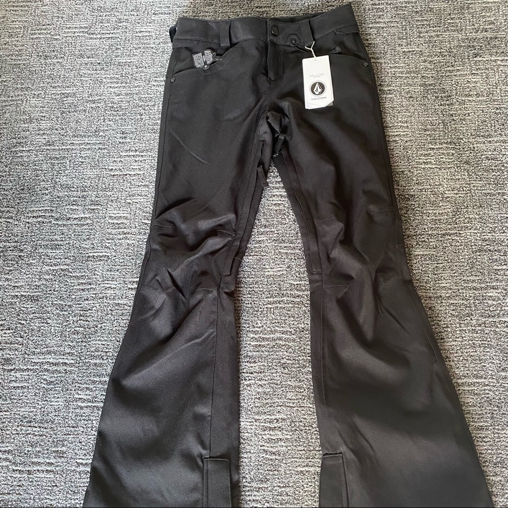 Volcom Black Women’s Species Ski/Snowboard pants S